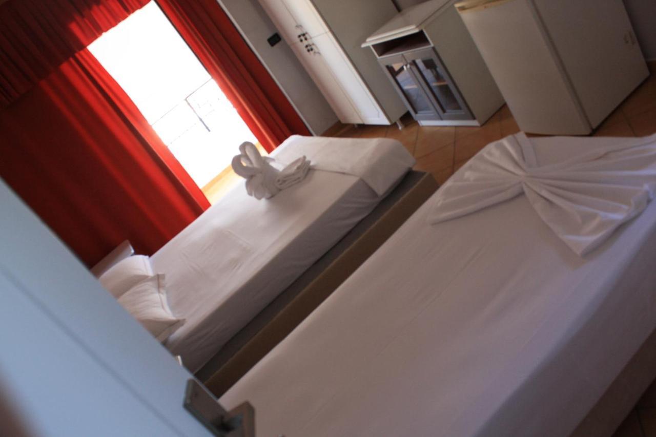Kanina Hotel&Hostel Sarandë Eksteriør billede