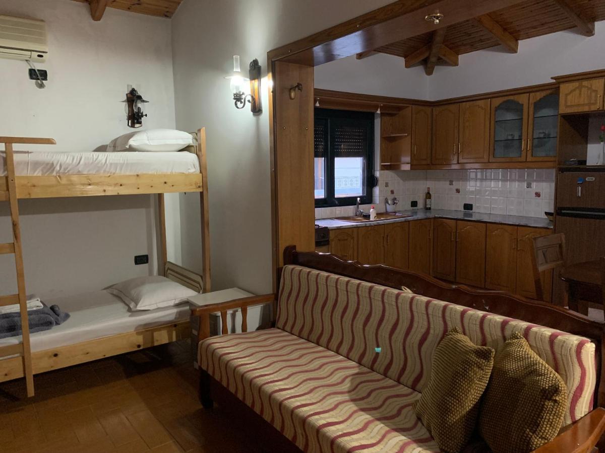 Kanina Hotel&Hostel Sarandë Eksteriør billede
